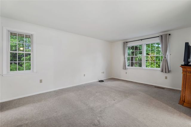 9610 Fox Rd, Mccandless, PA 15237