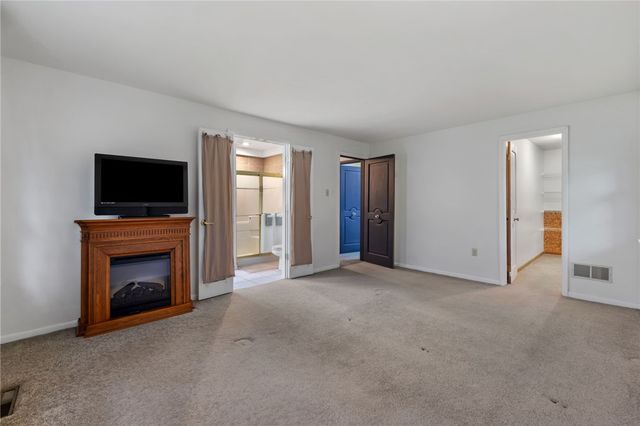 9610 Fox Rd, Mccandless, PA 15237