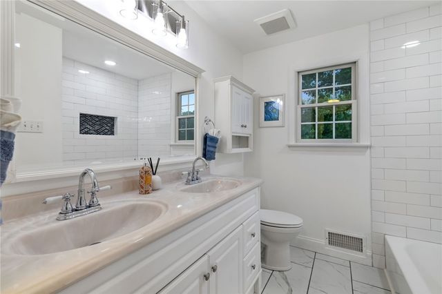 9610 Fox Rd, Mccandless, PA 15237