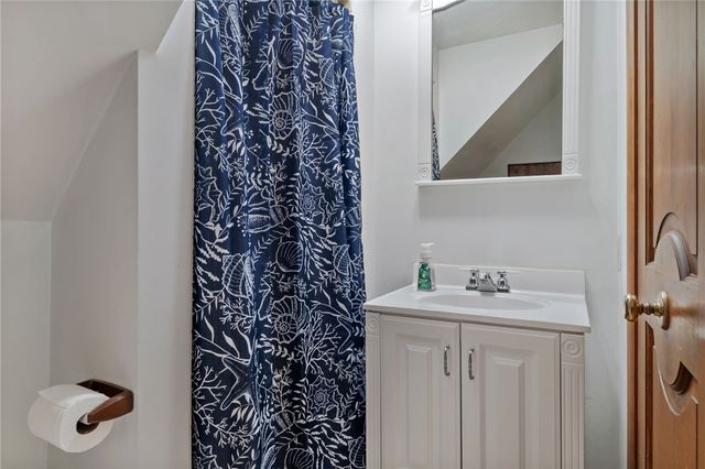 9610 Fox Rd, Mccandless, PA 15237
