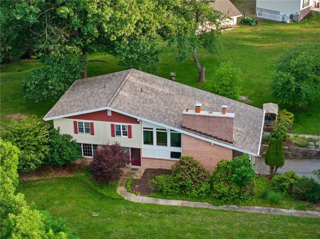 9610 Fox Rd, Mccandless, PA 15237