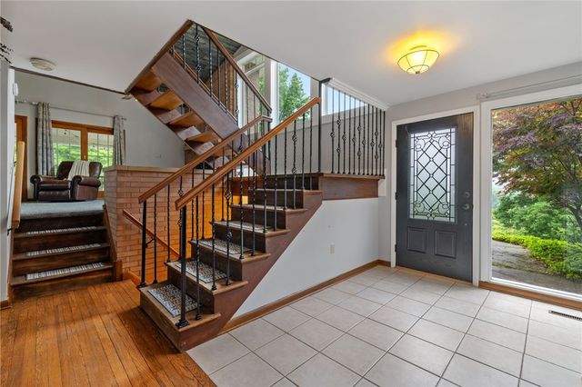 9610 Fox Rd, Mccandless, PA 15237