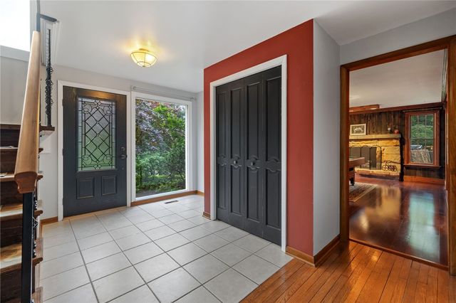 9610 Fox Rd, Mccandless, PA 15237