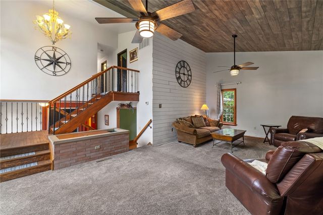 9610 Fox Rd, Mccandless, PA 15237