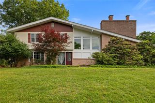 9610 Fox Rd, Mccandless, PA 15237