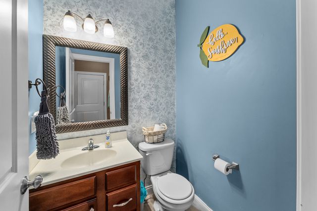 431 N 8th Street, Leclaire, IA 52753