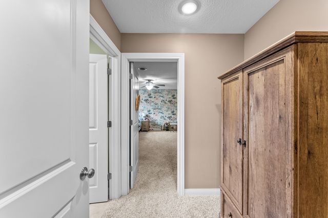 431 N 8th Street, Leclaire, IA 52753