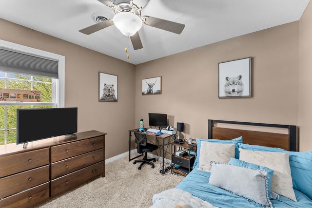 431 N 8th Street, Leclaire, IA 52753