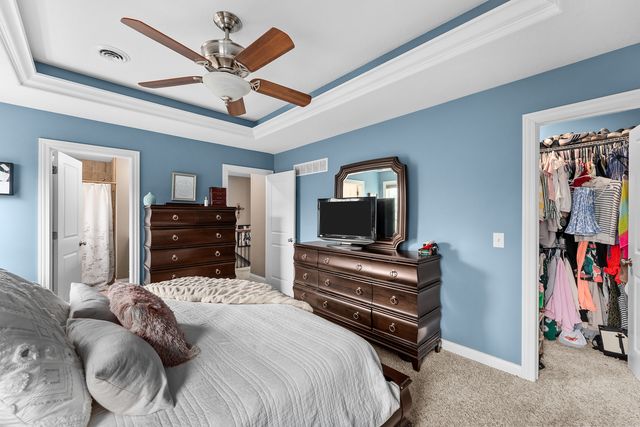 431 N 8th Street, Leclaire, IA 52753