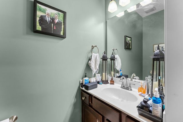431 N 8th Street, Leclaire, IA 52753