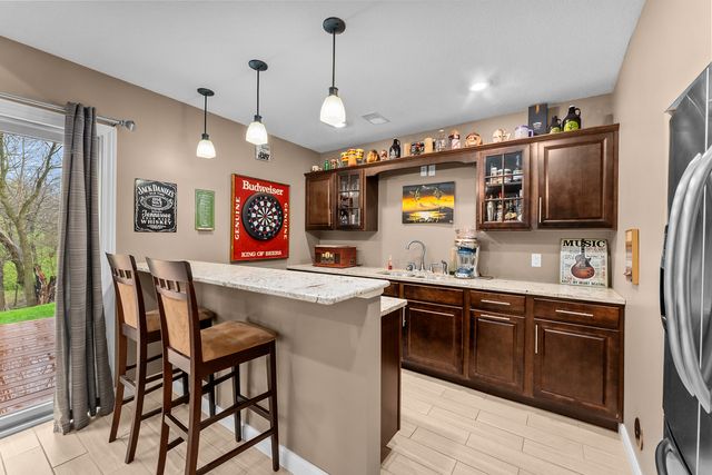 431 N 8th Street, Leclaire, IA 52753