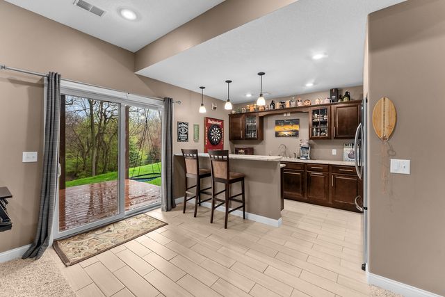431 N 8th Street, Leclaire, IA 52753