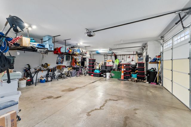 431 N 8th Street, Leclaire, IA 52753