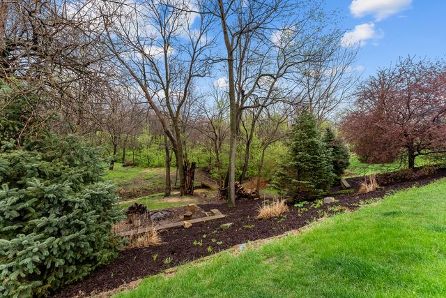 431 N 8th Street, Leclaire, IA 52753