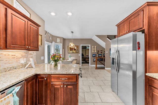 431 N 8th Street, Leclaire, IA 52753
