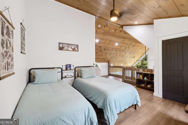 345 Deer Trail, Mineral Bluff, GA 30559