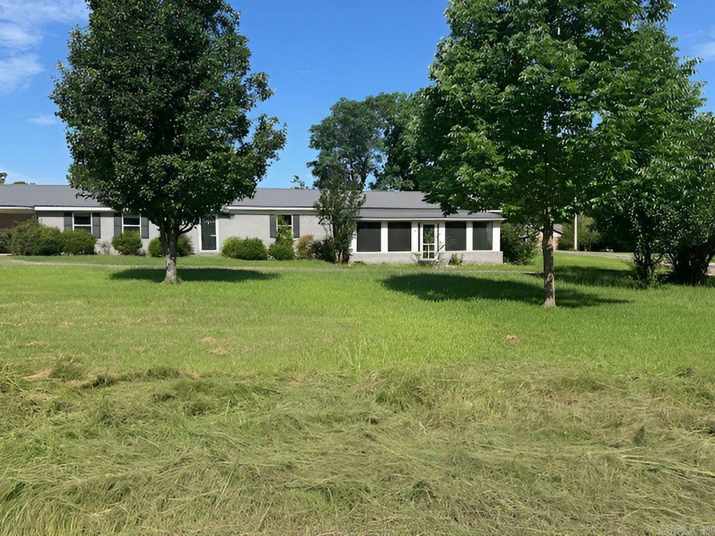 302 Center Street, Rison, AR 71665