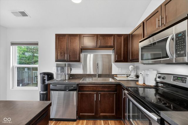 12135 Scoria Drive 100, Fishers, IN 46038