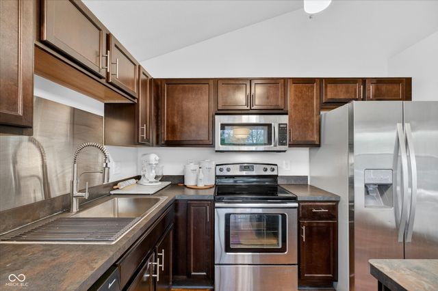 12135 Scoria Drive 100, Fishers, IN 46038