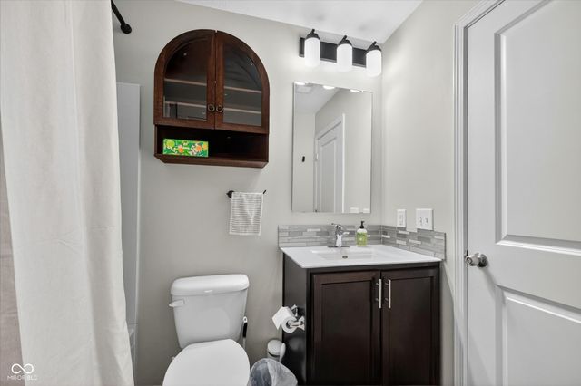 12135 Scoria Drive 100, Fishers, IN 46038