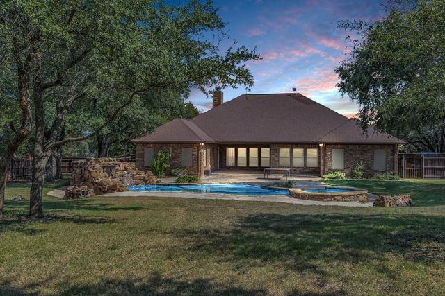 1865 Austin Hines Drive, China Spring, TX 76633