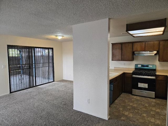 841 E Prospect Avenue, Visalia, CA 93291