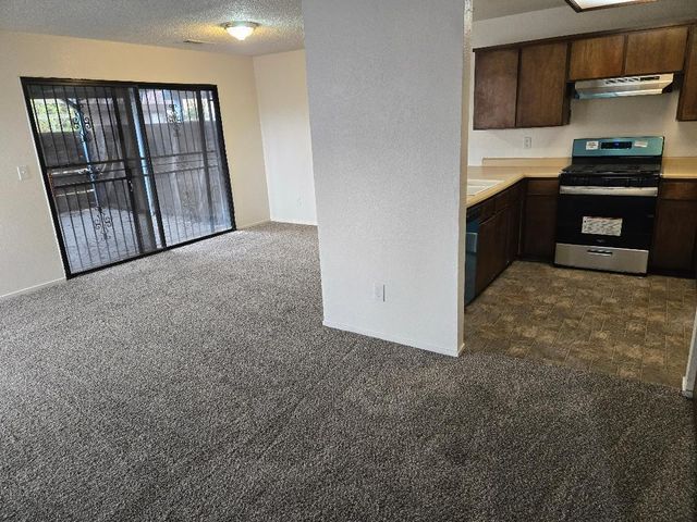 841 E Prospect Avenue, Visalia, CA 93291