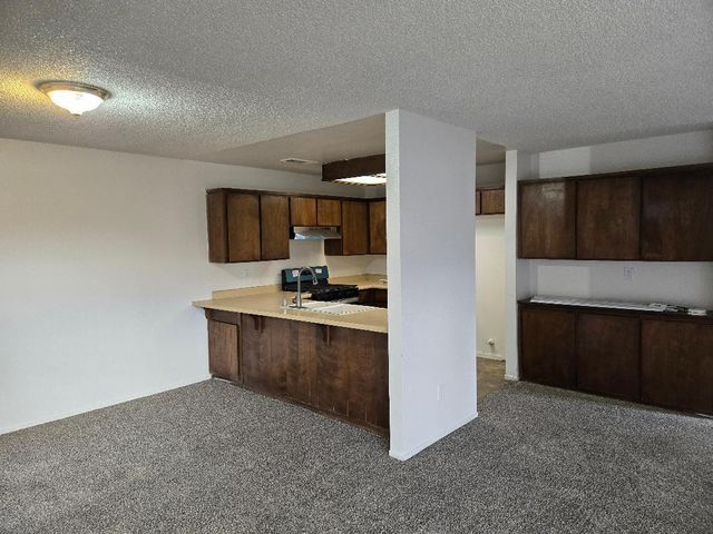 841 E Prospect Avenue, Visalia, CA 93291