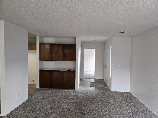 841 E Prospect Avenue, Visalia, CA 93291