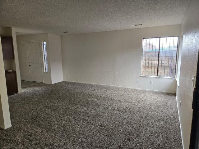 841 E Prospect Avenue, Visalia, CA 93291