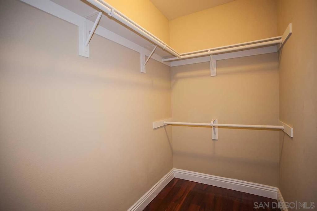 Image 13 of property listing at 12362 Carmel Country Rd G208, San Diego, CA 92130