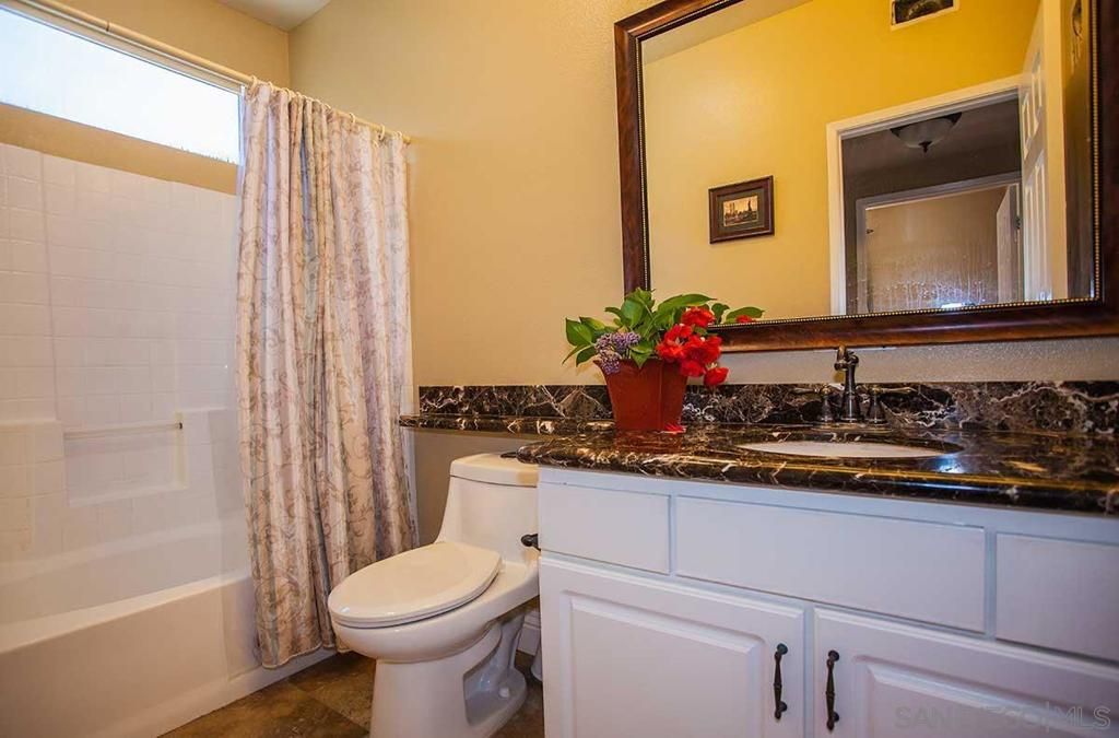 Image 8 of property listing at 12362 Carmel Country Rd G208, San Diego, CA 92130