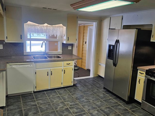 326 Blondin Street, Pinconning, MI 48650