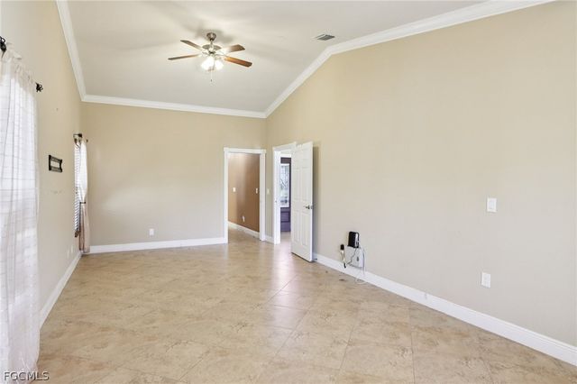 5118 Harrogate CT, Naples, FL 34112