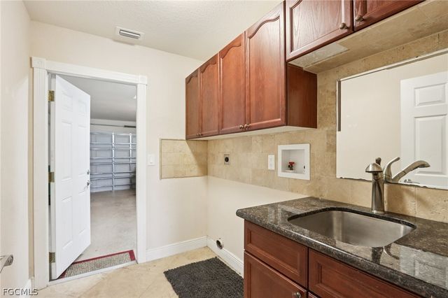 5118 Harrogate CT, Naples, FL 34112