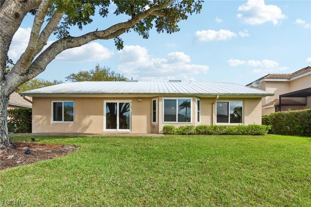 5118 Harrogate CT, Naples, FL 34112