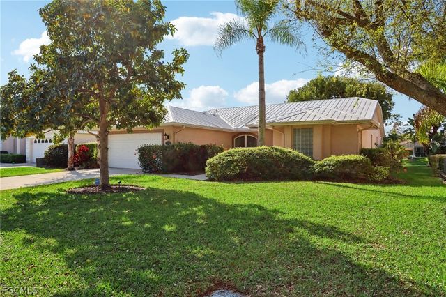 5118 Harrogate CT, Naples, FL 34112