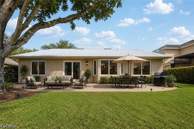 5118 Harrogate CT, Naples, FL 34112