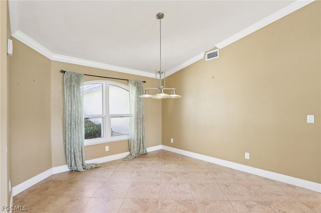 5118 Harrogate CT, Naples, FL 34112