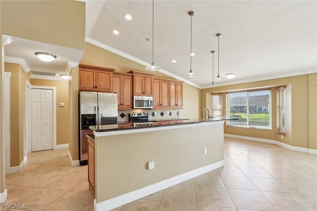 5118 Harrogate CT, Naples, FL 34112