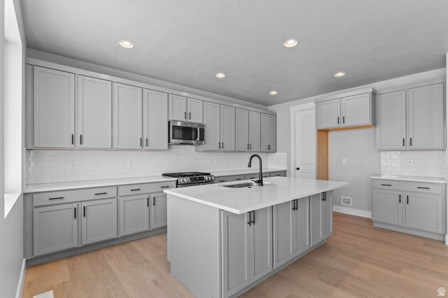 2246 N HOODED CRANE DR, Clinton, UT 84015