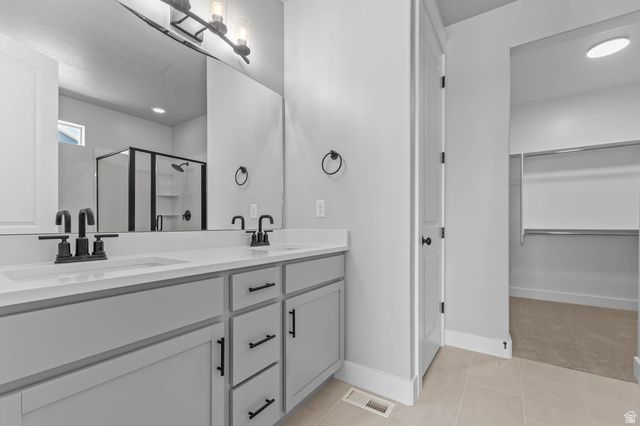 2246 N HOODED CRANE DR, Clinton, UT 84015