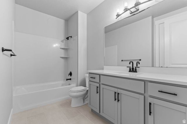 2246 N HOODED CRANE DR, Clinton, UT 84015