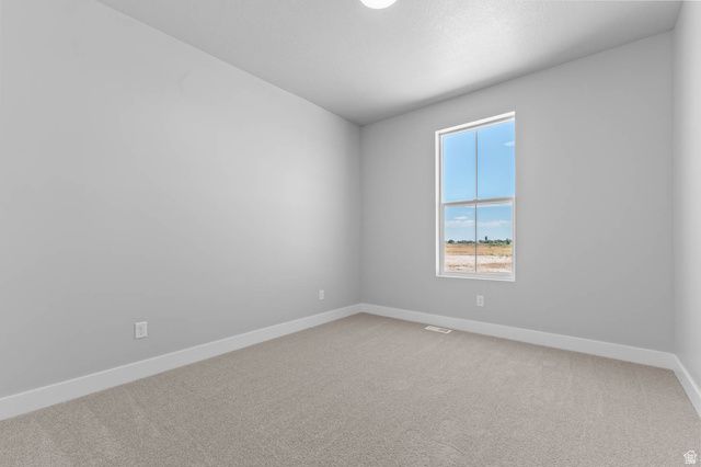 2246 N HOODED CRANE DR, Clinton, UT 84015