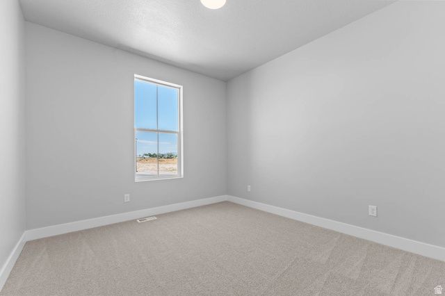 2246 N HOODED CRANE DR, Clinton, UT 84015