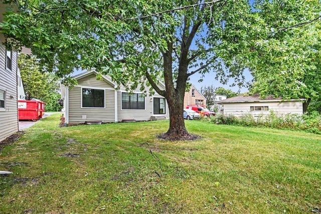 4119 N Lincoln Street, Westmont, IL 60559