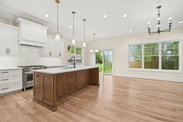 4119 N Lincoln Street, Westmont, IL 60559