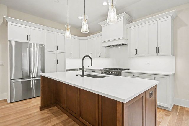 4119 N Lincoln Street, Westmont, IL 60559
