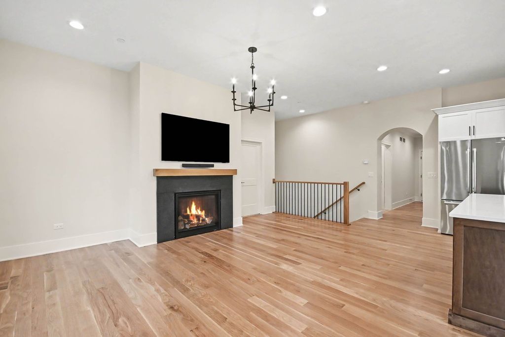 4119 N Lincoln Street, Westmont, IL 60559 — photo 2