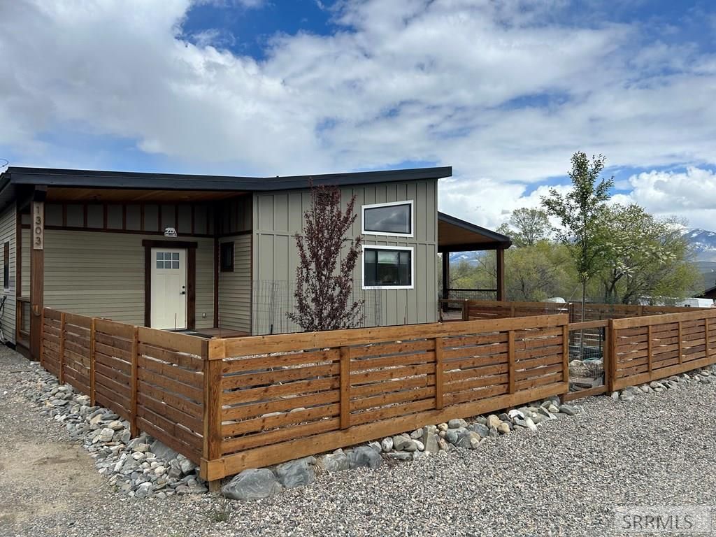 Image 36 of property listing at 1303 Bryan Avenue, Salmon, ID 83467